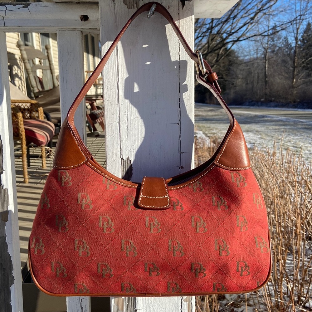 Vintage Dooney & Bourke Purse Red Signature DB Logo Canvas Monogram Hobo Bag - Picture 3 of 5